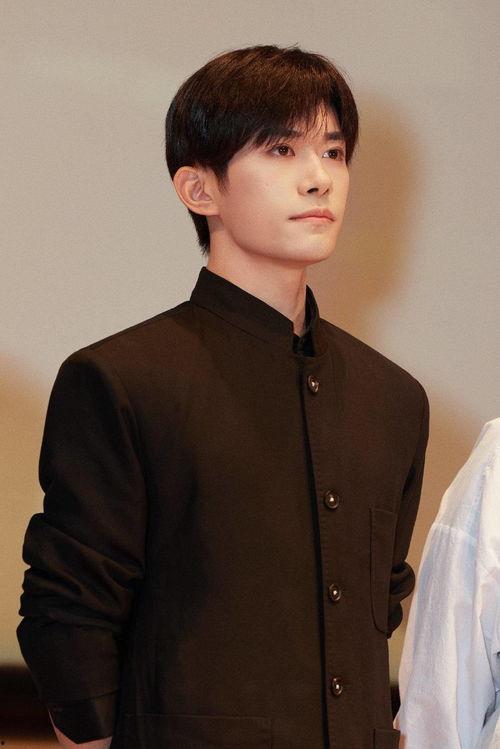 易烊千玺最新爆料新闻,揭秘幕后故事与成长点滴